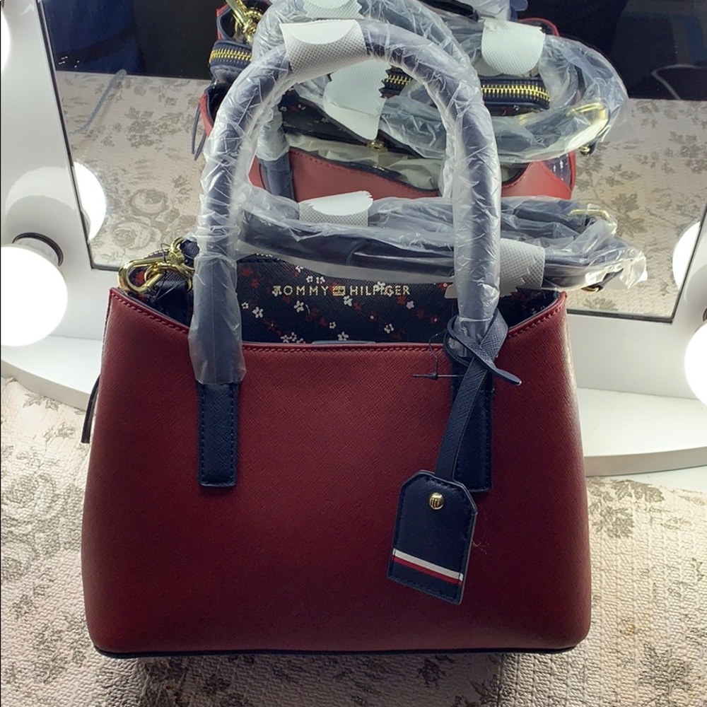 *NEW* Tommy Hilfiger Satchel